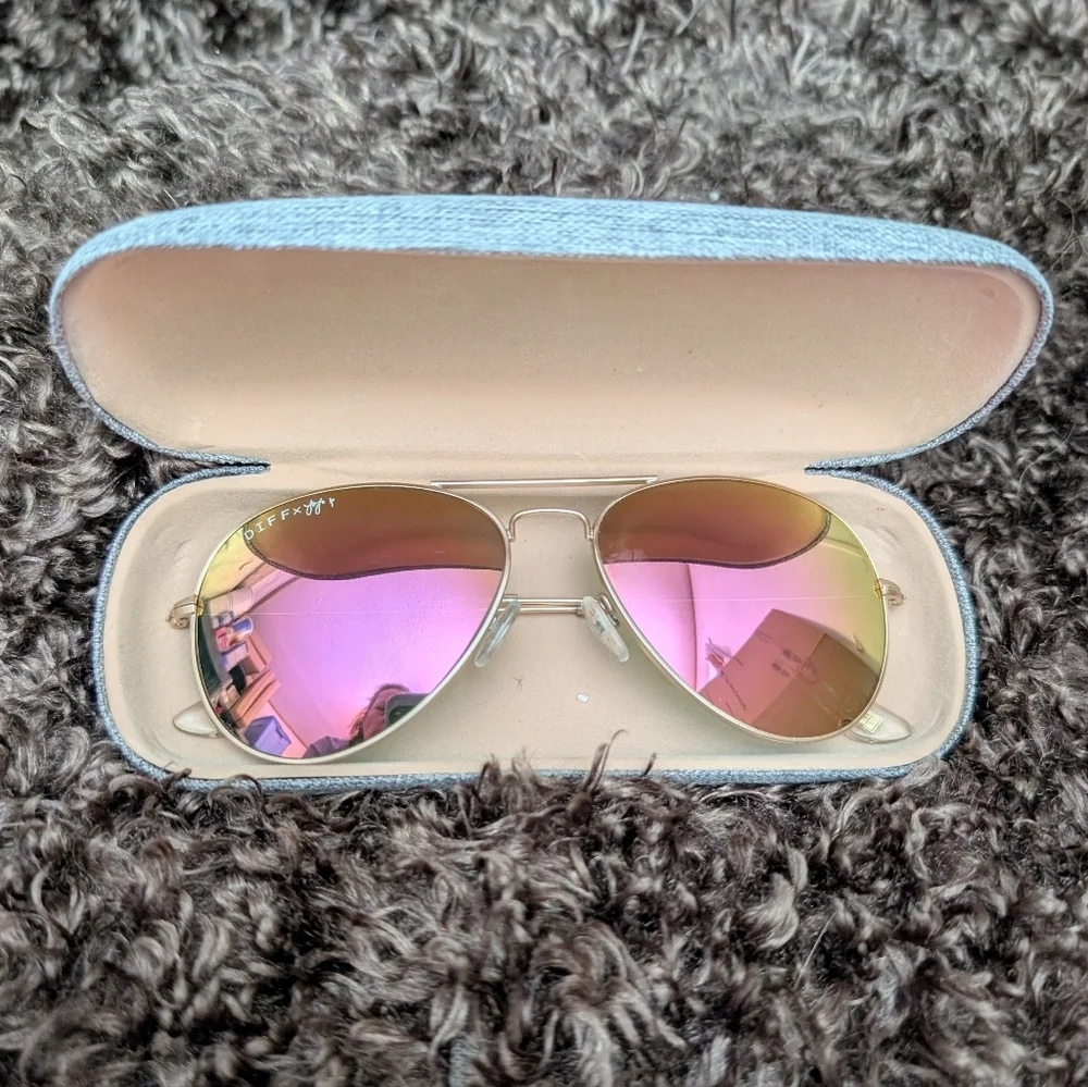 DIFF Aviator Chic Sunglasses - Picture 7 of 7